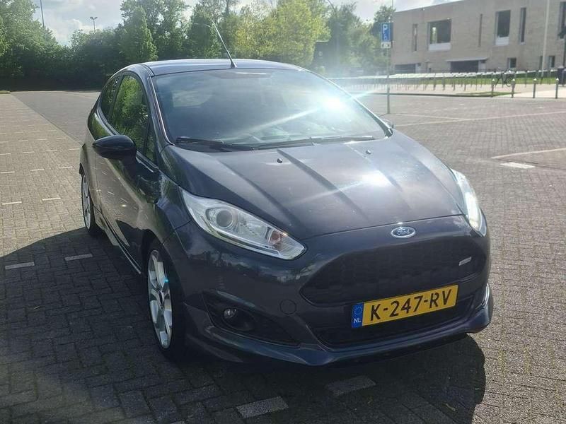 Gebruikt 2014 Ford Fiesta Titanium Hatchback | € 4.999 (Eerlijke prijs) - Afbeelding 1/4