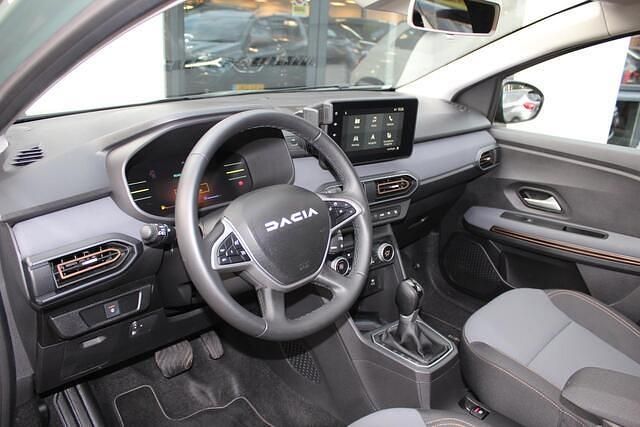 Occasion Dacia Jogger Extreme 141 PK (103 kW) 2025 Groen MPV