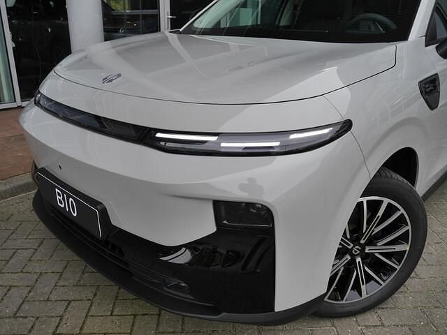 Nieuw Leapmotor B10 160 kW (218 PK) 2025 Grijs SUV