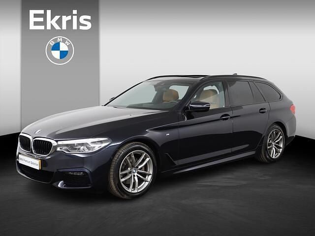 Zwart Gebruikt 2020 BMW 520 Executive Stationwagen | € 34.950 (Iets duurder) - Afbeelding 1/4
