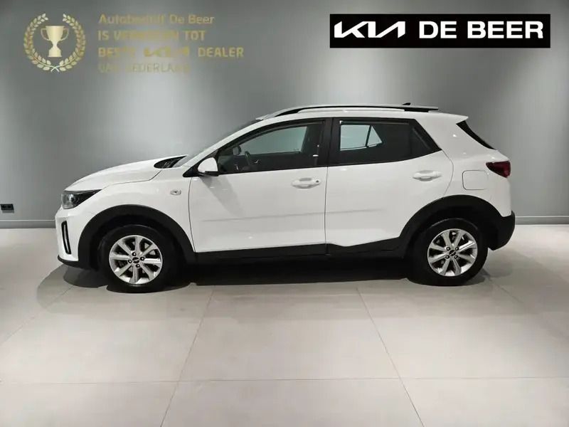 Clear white Gebruikt 2023 Kia Stonic SUV | € 24.445 (Eerlijke prijs) - Afbeelding 1/4