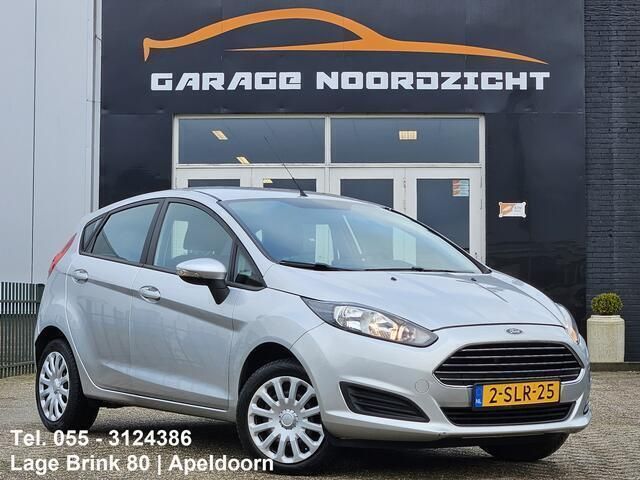 Grijs, metallic lak Gebruikt 2013 Ford Fiesta Style Hatchback | € 5.495 (Eerlijke prijs) - Afbeelding 1/4