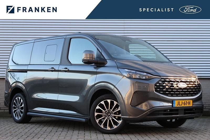 Grijs Gebruikt 2025 Ford Tourneo Titanium X Van | € 62.595 - Afbeelding 1/4