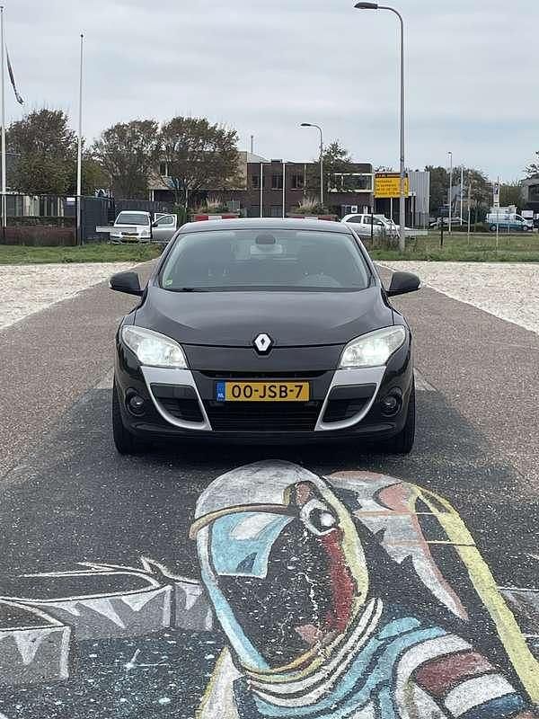 Zwart Gebruikt 2009 Renault Mégane Coupé Dynamique Coupé | € 3.500 (Eerlijke prijs) - Afbeelding 1/4