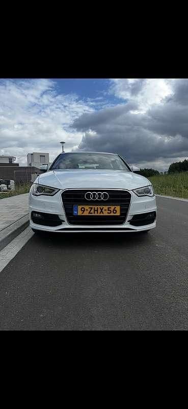 Wit Occasion 2014 Audi A3 S-Line Sedan | € 8.500 (Goede deal) - Afbeelding 1/4