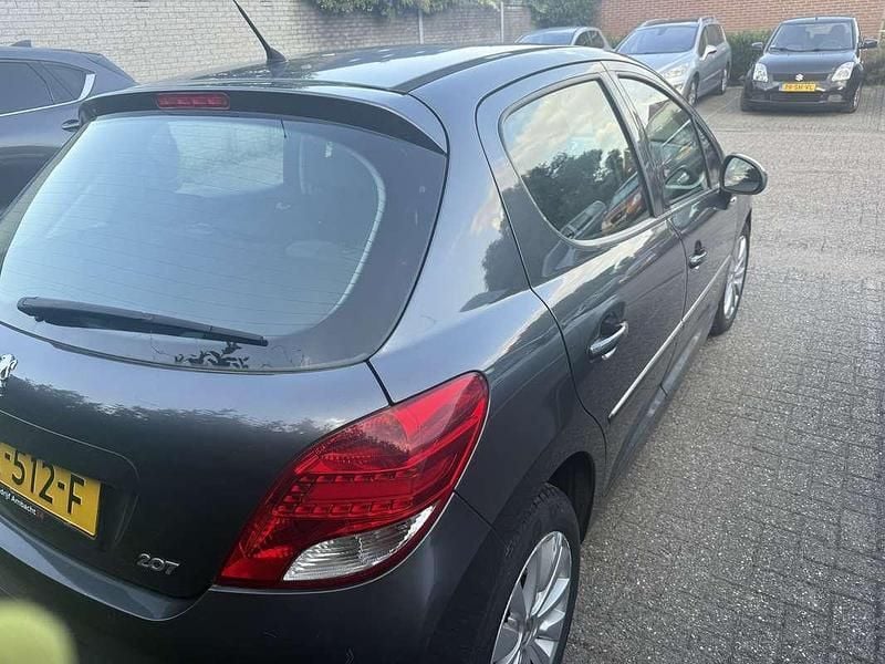 Gebruikt 2011 Peugeot 207 Sedan | € 3.300 (Eerlijke prijs) - Afbeelding 1/4