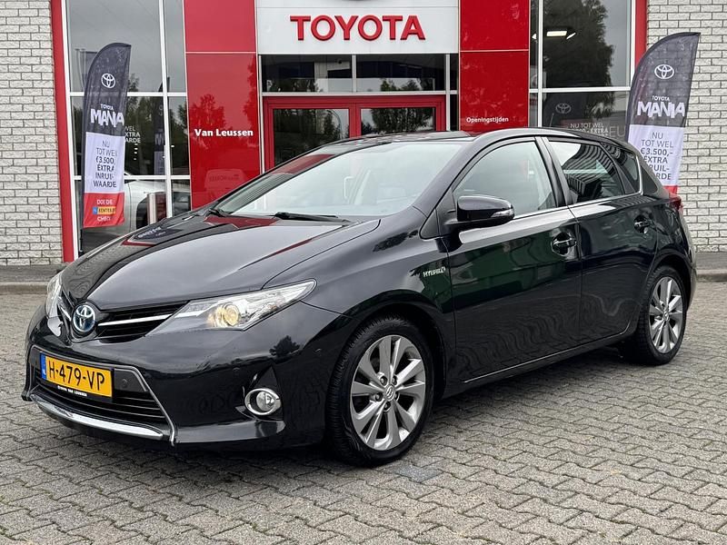 Zwart Gebruikt 2013 Toyota Auris Hybrid Executive Hatchback | € 11.700 (Eerlijke prijs) - Afbeelding 1/4
