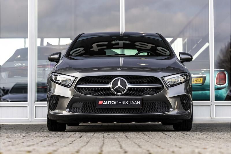 Occasion Mercedes A180 Business 136 PK (100 kW) 2021 Grijs Hatchback