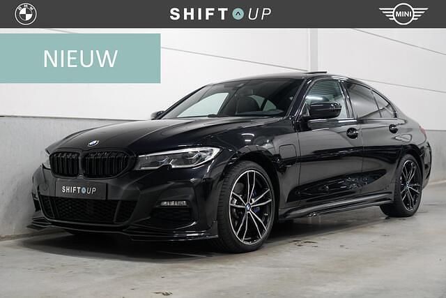 Zwart Gebruikt 2021 BMW 330 M Sport Sedan | € 39.940 (Duur) - Afbeelding 1/3