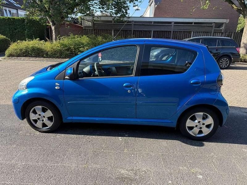Blauw Gebruikt 2009 Toyota Aygo Hatchback | € 2.750 (Goede deal) - Afbeelding 1/4