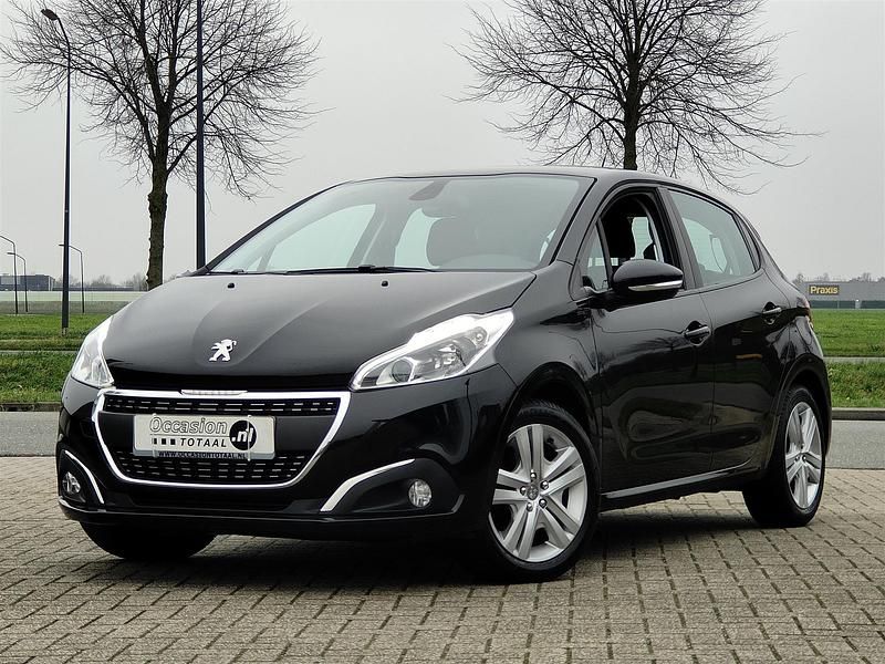 Occasion Peugeot 208 Signature Sky 83 PK (61 kW) 2019 Zwart Hatchback