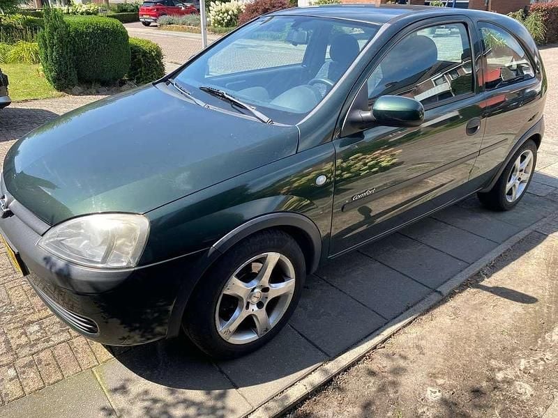 Groen Gebruikt 2001 Opel Corsa Comfort Hatchback | € 999 (Goede deal) - Afbeelding 1/4