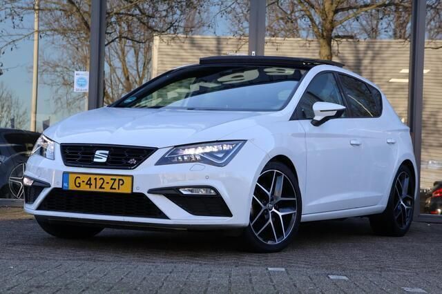 Wit Occasion 2020 Seat Leon FR Hatchback | € 18.745 (Eerlijke prijs) - Afbeelding 1/4