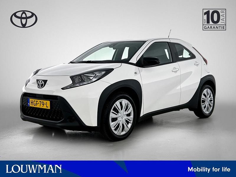 Wit Occasion 2025 Toyota Aygo X Play SUV | € 18.950 (Eerlijke prijs) - Afbeelding 1/4