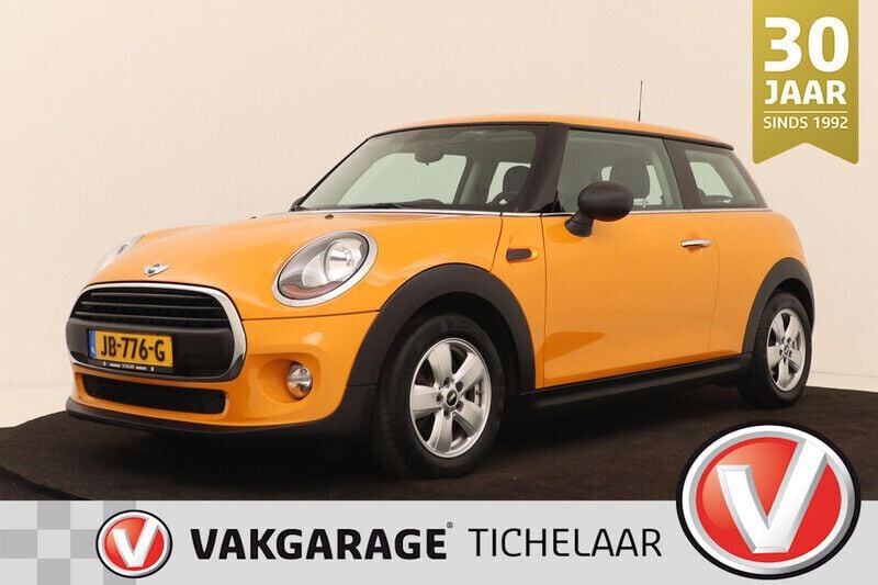 Oranje Gebruikt 2016 Mini Cooper Hatchback | € 9.699 (Goede deal) - Afbeelding 1/3