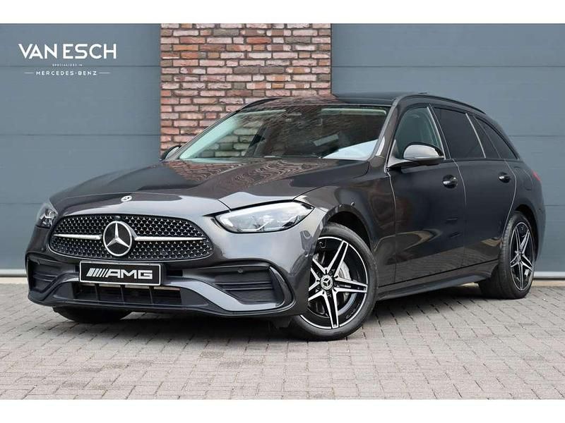 Grijs Gebruikt 2024 Mercedes C300e AMG line Stationwagen | € 43.500 (Super prijs) - Afbeelding 1/4