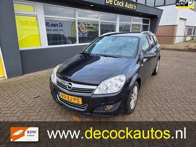 Zwart Occasion 2007 Opel Astra Essentia Stationwagen | € 1.440 (Eerlijke prijs) - Afbeelding 1/4