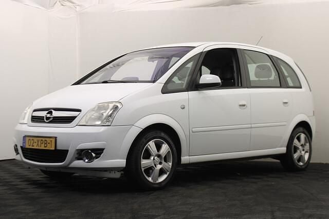 Wit Gebruikt 2009 Opel Meriva Cosmo MPV | € 2.450 (Eerlijke prijs) - Afbeelding 1/4