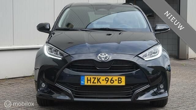 Nieuw Toyota Yaris 114 PK (83 kW) 2025 Zwart Hatchback