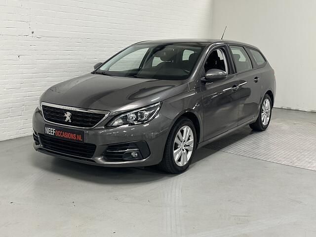 Grijs Gebruikt 2019 Peugeot 308 SW Active Stationwagen | € 8.999 (Goede deal) - Afbeelding 1/4