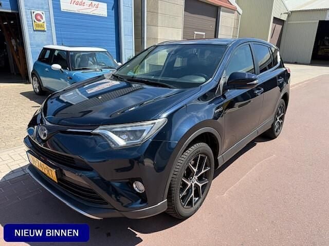 Blauw Gebruikt 2017 Toyota RAV4 Style SUV | € 12.950 - Afbeelding 1/4