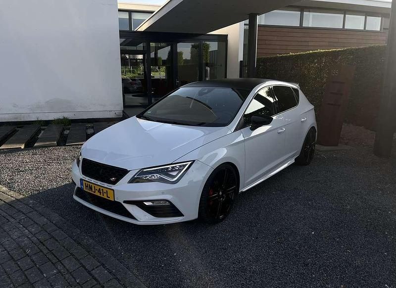 Wit Gebruikt 2017 Cupra Leon Hatchback | € 20.950 (Goede deal) - Afbeelding 1/4