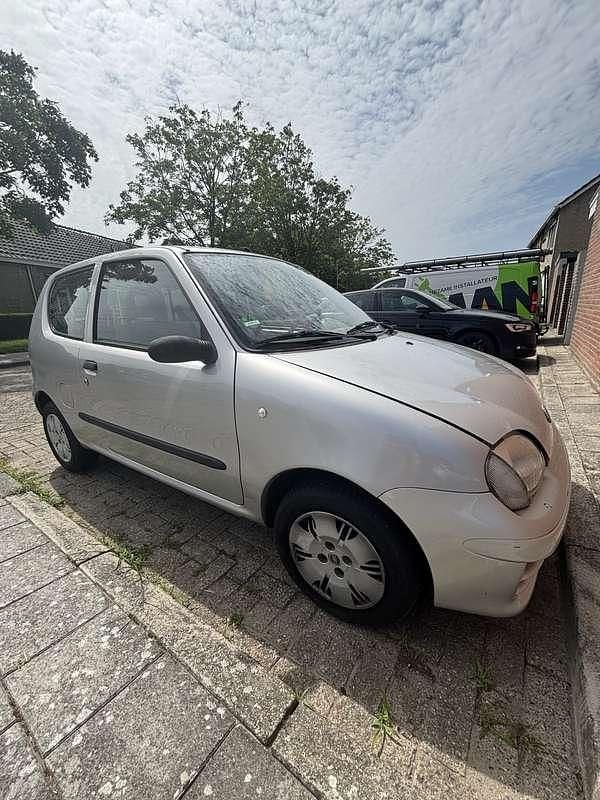 Grijs Gebruikt 2005 Fiat Seicento Young Hatchback | € 1.250 (Eerlijke prijs) - Afbeelding 1/4