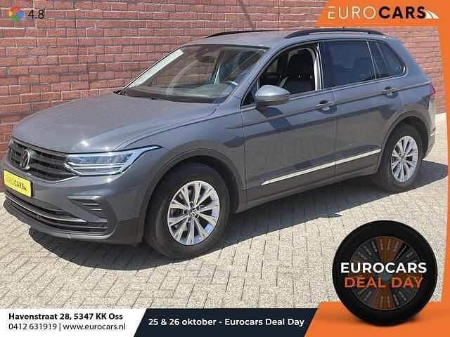 Grijs Gebruikt 2021 VW Tiguan Life SUV | € 28.740 (Super prijs) - Afbeelding 1/4