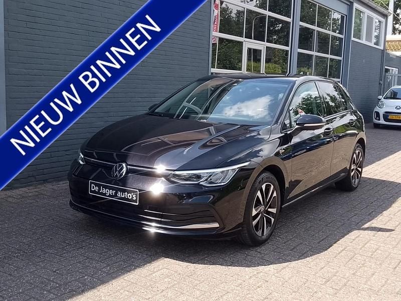 Zwart Gebruikt 2021 VW Golf VIII Style Hatchback | € 23.950 (Eerlijke prijs) - Afbeelding 1/4