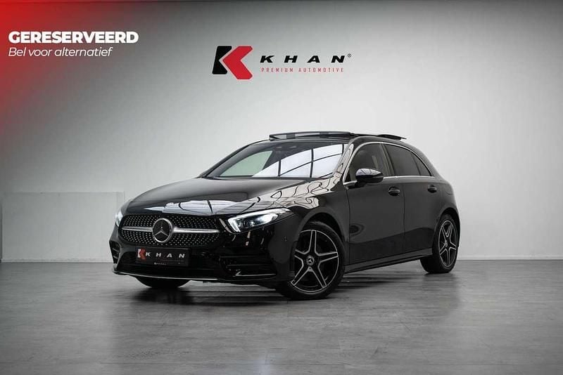 Zwart Occasion 2021 Mercedes A250 AMG line Hatchback | € 24.950 (Super prijs) - Afbeelding 1/4