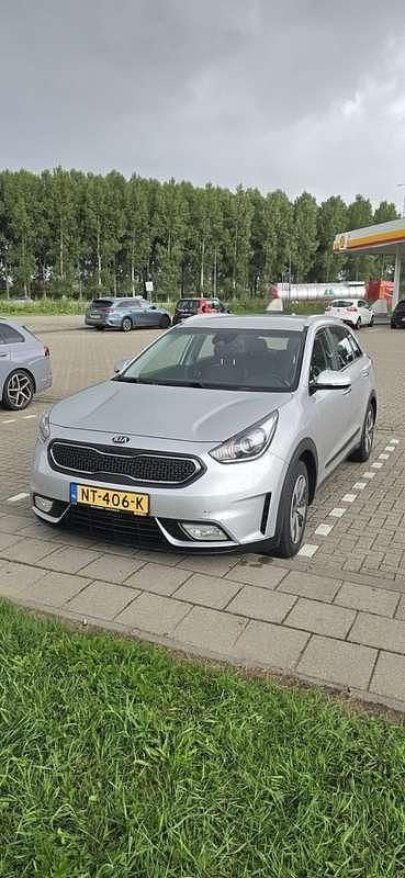 Grijs Gebruikt 2017 Kia Niro First Edition SUV | € 8.500 (Super prijs) - Afbeelding 1/4