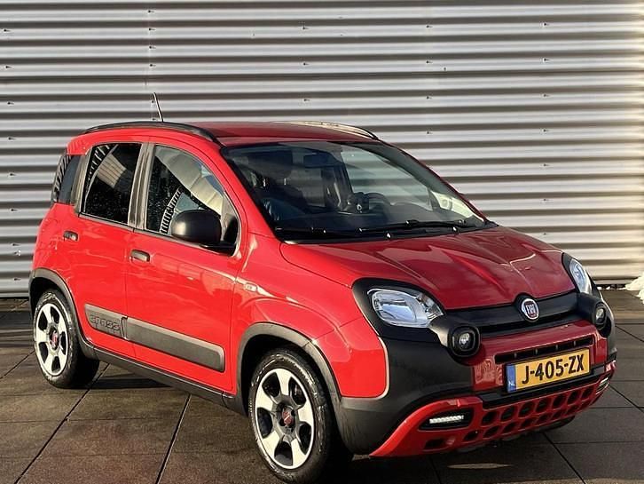 Occasion Fiat Panda Cross Cross 69 PK (50 kW) 2020 Rood Hatchback