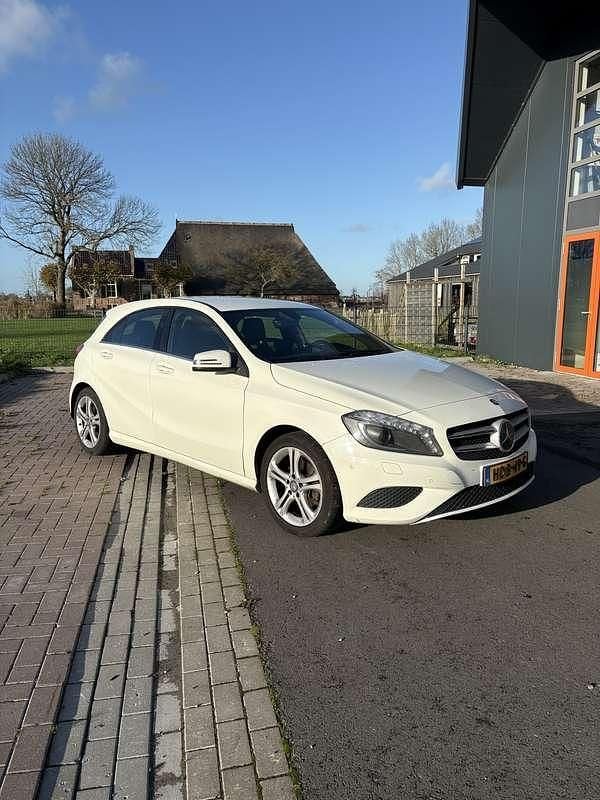 Wit Gebruikt 2013 Mercedes A200 Stationwagen | € 11.000 (Iets duurder) - Afbeelding 1/4