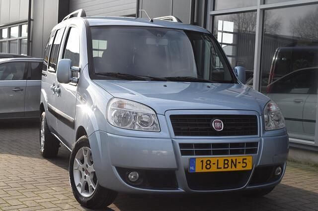 Occasion Fiat Doblò 78 PK (57 kW) 2010 Blauw MPV