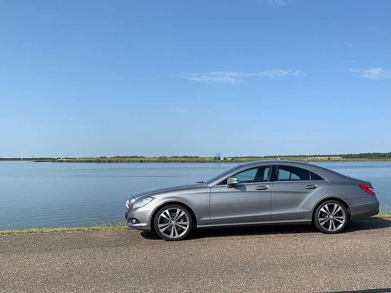 Grijs Gebruikt 2013 Mercedes CLS350 Sedan | € 14.950 (Goede deal) - Afbeelding 1/4