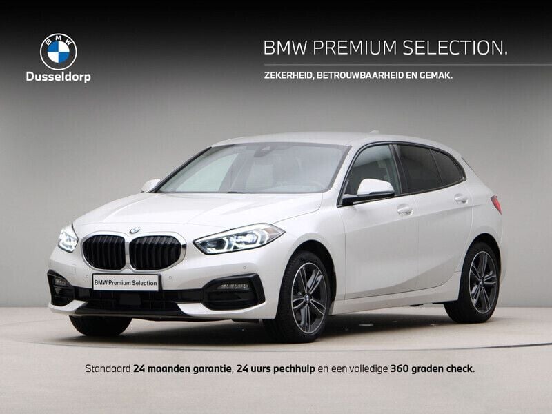 Wit Gebruikt 2022 BMW 118 Sport Line Hatchback | € 22.950 (Goede deal) - Afbeelding 1/4