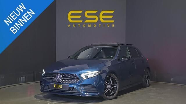 Blauw Occasion 2020 Mercedes A180 AMG line Hatchback | € 22.995 (Eerlijke prijs) - Afbeelding 1/4
