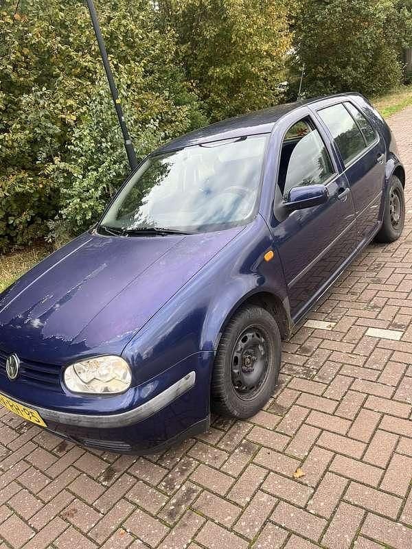 Blauw Gebruikt 1999 VW Golf IV Hatchback | € 450 (Super prijs) - Afbeelding 1/4