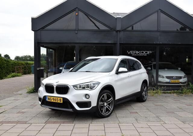 Wit Gebruikt 2017 BMW X1 Executive SUV | € 13.950 (Iets duurder) - Afbeelding 1/4
