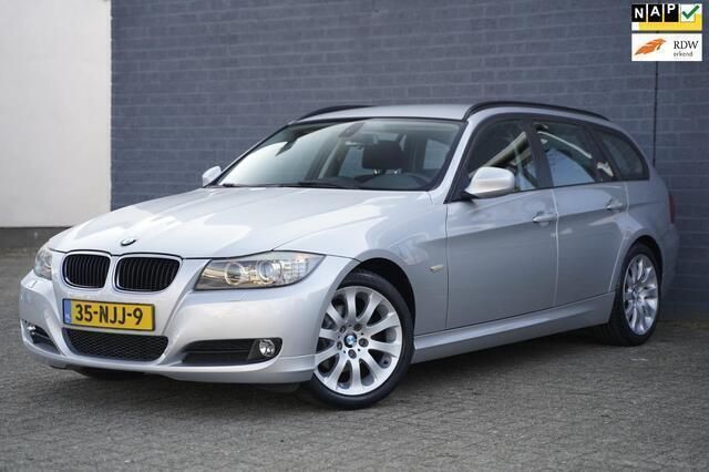 Grijs Gebruikt 2010 BMW 318 Stationwagen | € 11.950 - Afbeelding 1/4