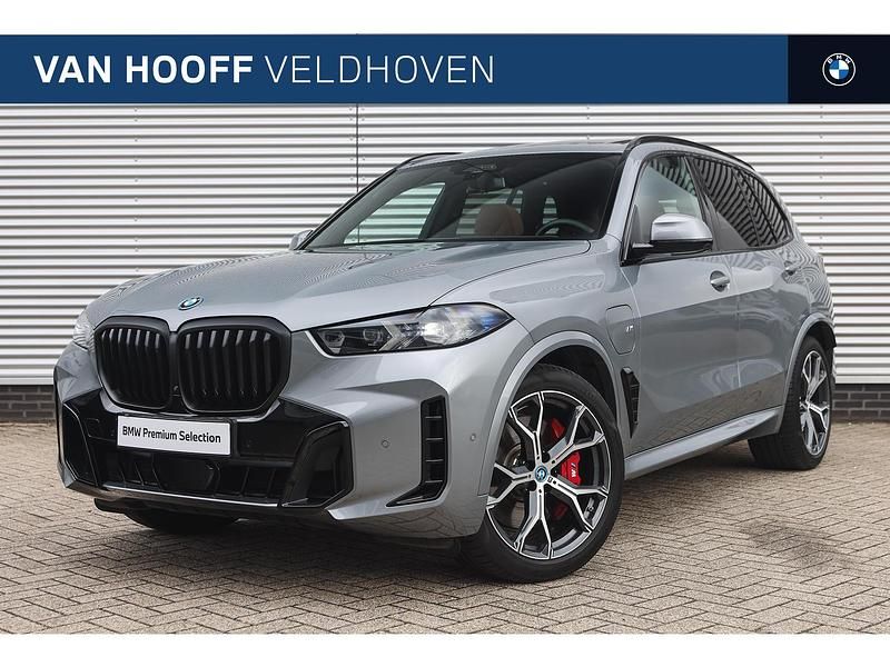 Grijs Gebruikt 2025 BMW X5 Comfort Edition SUV | € 112.750 (Duur) - Afbeelding 1/4