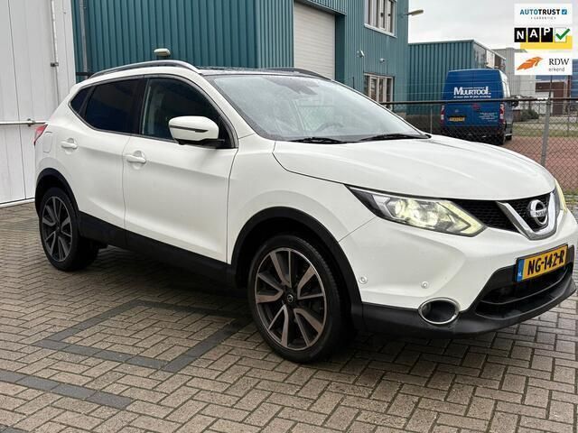 Wit Gebruikt 2017 Nissan Qashqai Tekna SUV | € 12.644 (Eerlijke prijs) - Afbeelding 1/4