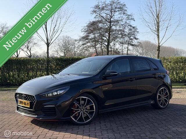 Zwart Occasion 2019 Hyundai i30 Hatchback | € 22.950 (Goede deal) - Afbeelding 1/4