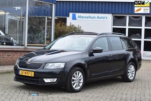 Zwart Gebruikt 2016 Skoda Octavia Business Line Hatchback | € 8.750 (Eerlijke prijs) - Afbeelding 1/4