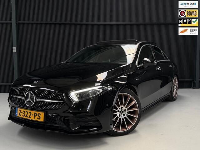 Zwart Gebruikt 2020 Mercedes A200 Premium Plus Sedan | € 29.950 (Iets duurder) - Afbeelding 1/4