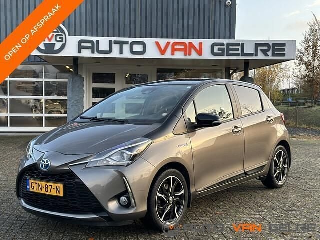 Grijs Gebruikt 2017 Toyota Yaris Hatchback | € 13.950 (Eerlijke prijs) - Afbeelding 1/4