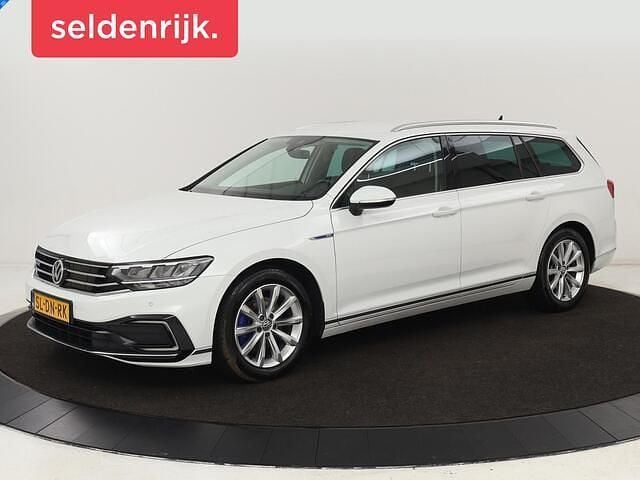 Wit Gebruikt 2020 VW Passat GTE Stationwagen | € 17.900 (Goede deal) - Afbeelding 1/4