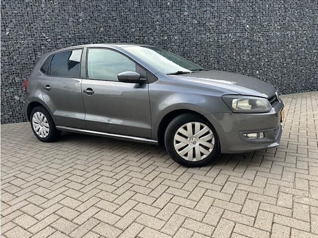 Grijs Gebruikt 2009 VW Polo Comfortline Hatchback | € 3.499 (Eerlijke prijs) - Afbeelding 1/4