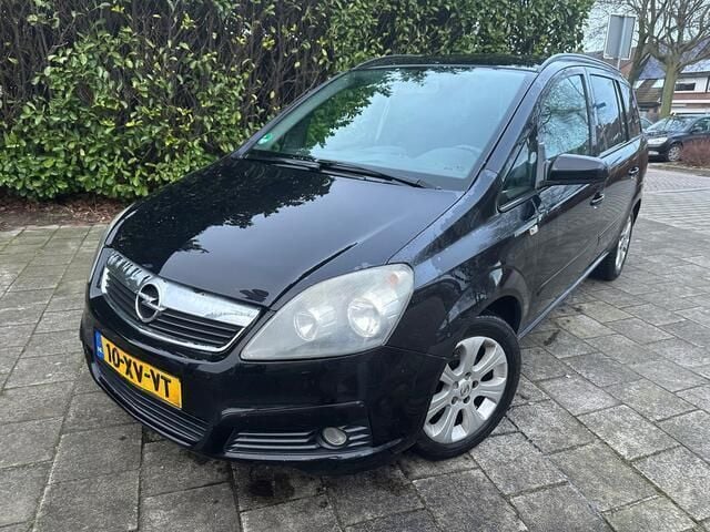 Zwart Gebruikt 2007 Opel Zafira MPV | € 1.650 (Goede deal) - Afbeelding 1/4