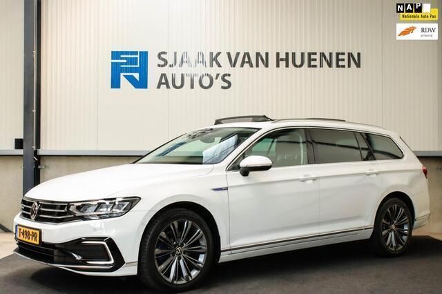Wit Occasion 2021 VW Passat Business+ Stationwagen | € 33.950 - Afbeelding 1/4